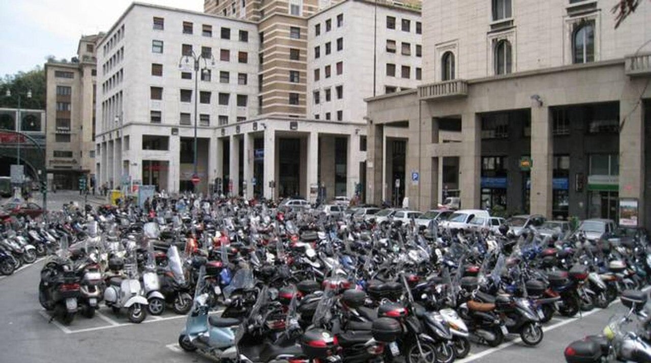 Moto - News, Parcheggi A Pagamento Per Moto E Scooter: A Genova La ...